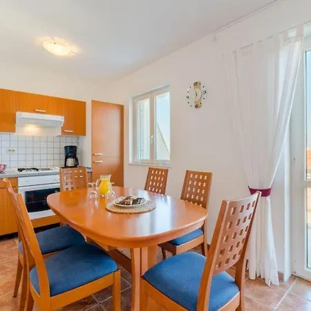 Stella - Two Bedroom With Balcony And Sea View Carla Apartment