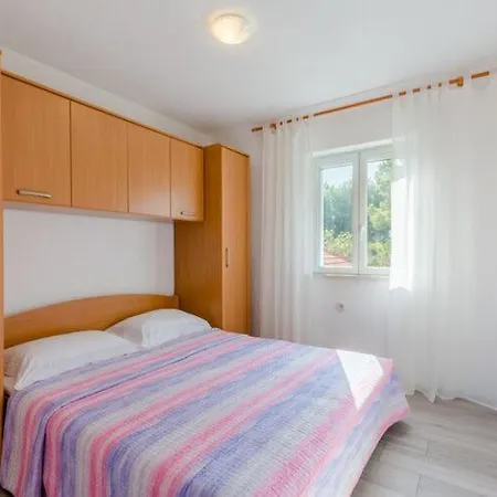 Stella - Two Bedroom With Balcony And Sea View Carla * Splitska