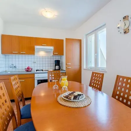 Apartment Stella - Two Bedroom With Balcony And Sea View Carla Splitska