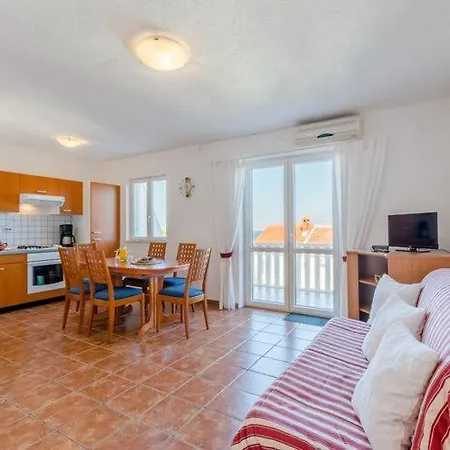 Stella - Two Bedroom With Balcony And Sea View Carla Splitska