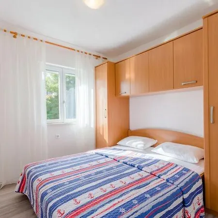 Stella - Two Bedroom With Balcony And Sea View Carla 아파트