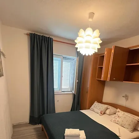 Stella - Two Bedroom With Balcony And Sea View Carla